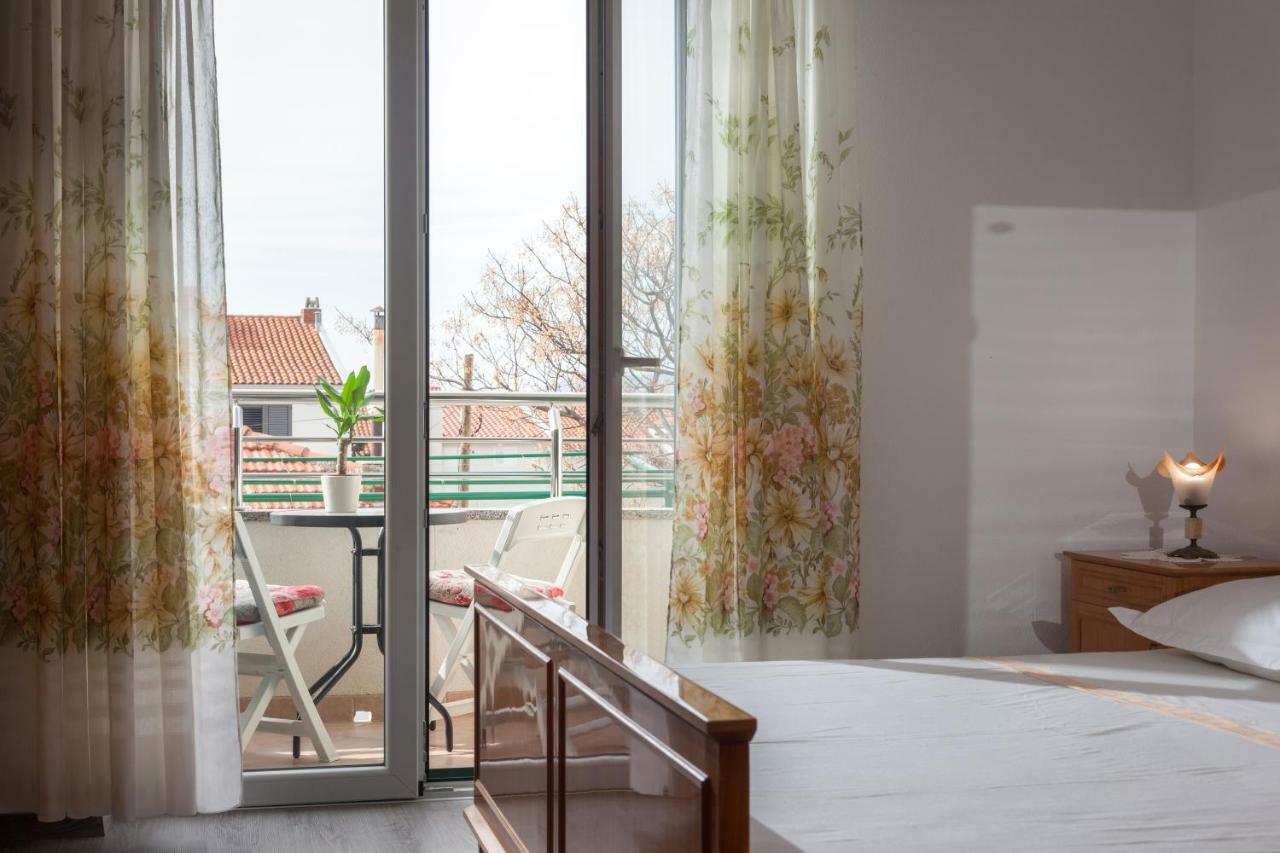 Apartments Turtle Gardens Makarska Exterior photo