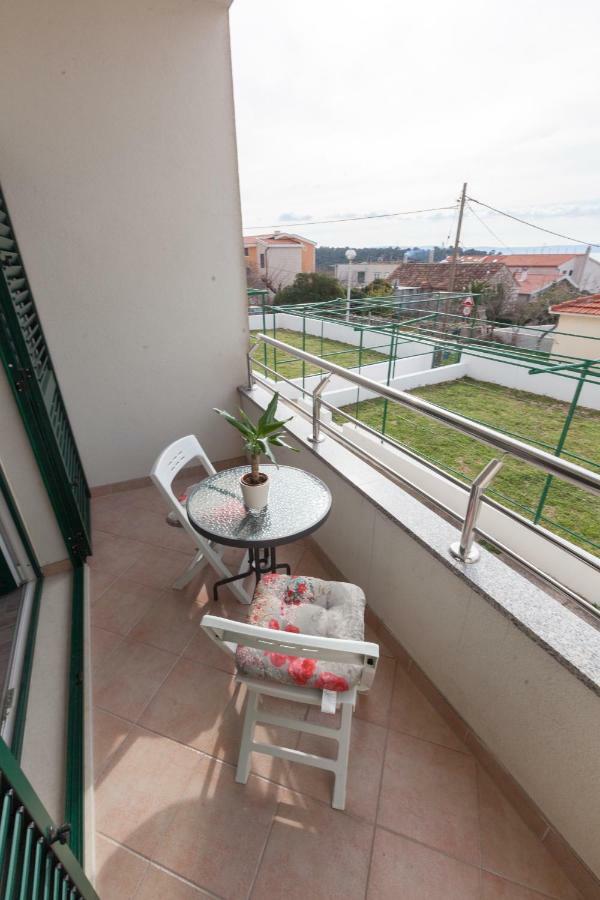Apartments Turtle Gardens Makarska Exterior photo